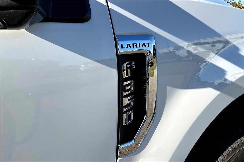 Used 2022 Ford F350 Lariat w/ Lariat Ultimate Package image 11
