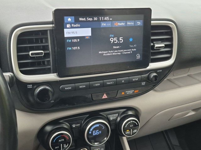 Used 2022 Hyundai Venue SEL FWD image 17