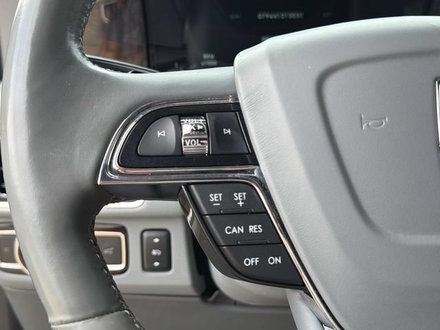 Used 2018 Lincoln Navigator Select AWD/4WD image 34