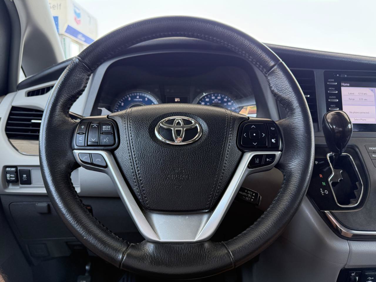 Used 2018 Toyota Sienna XLE AWD/4WD image 21