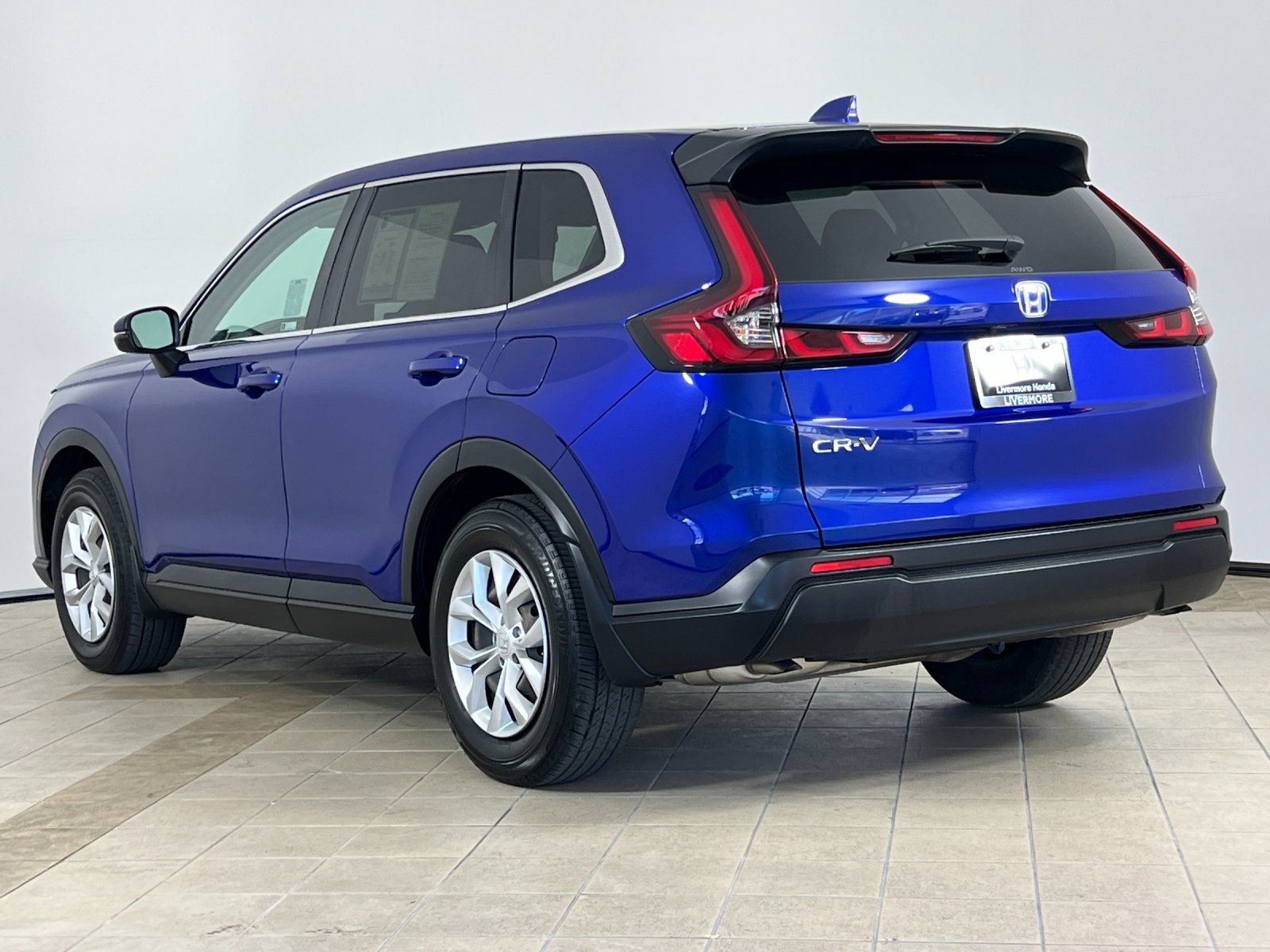 Used 2025 Honda CR-V LX image 4
