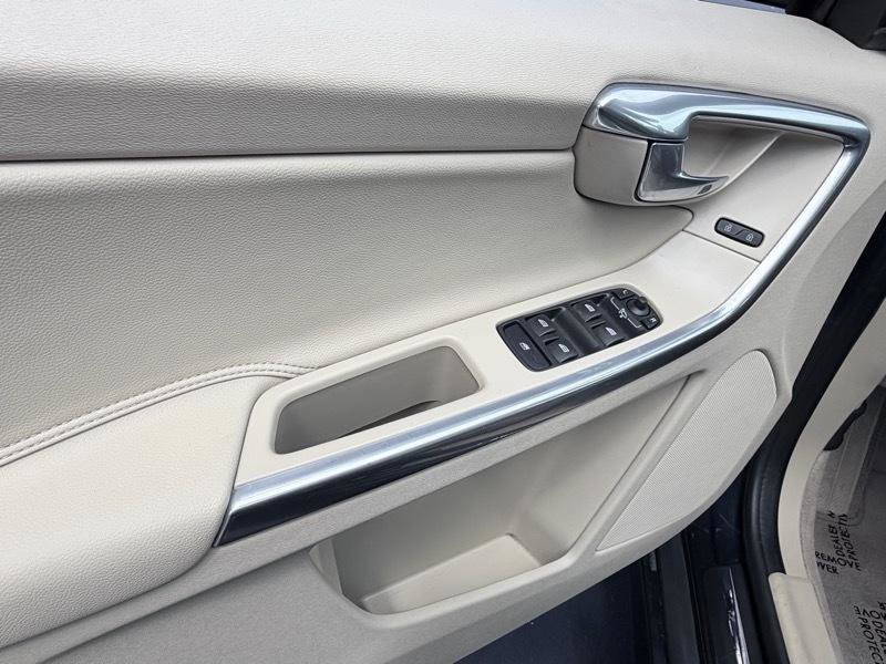 Used 2016 Volvo XC60 T5 Platinum FWD image 15