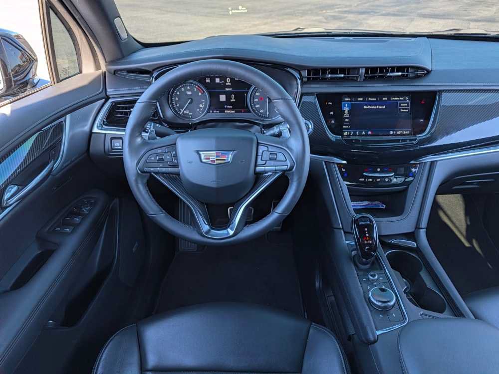 Used 2024 Cadillac XT6 Sport w/ Technology Package AWD/4WD image 28