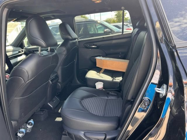 Used 2025 Toyota Highlander XSE AWD/4WD image 10