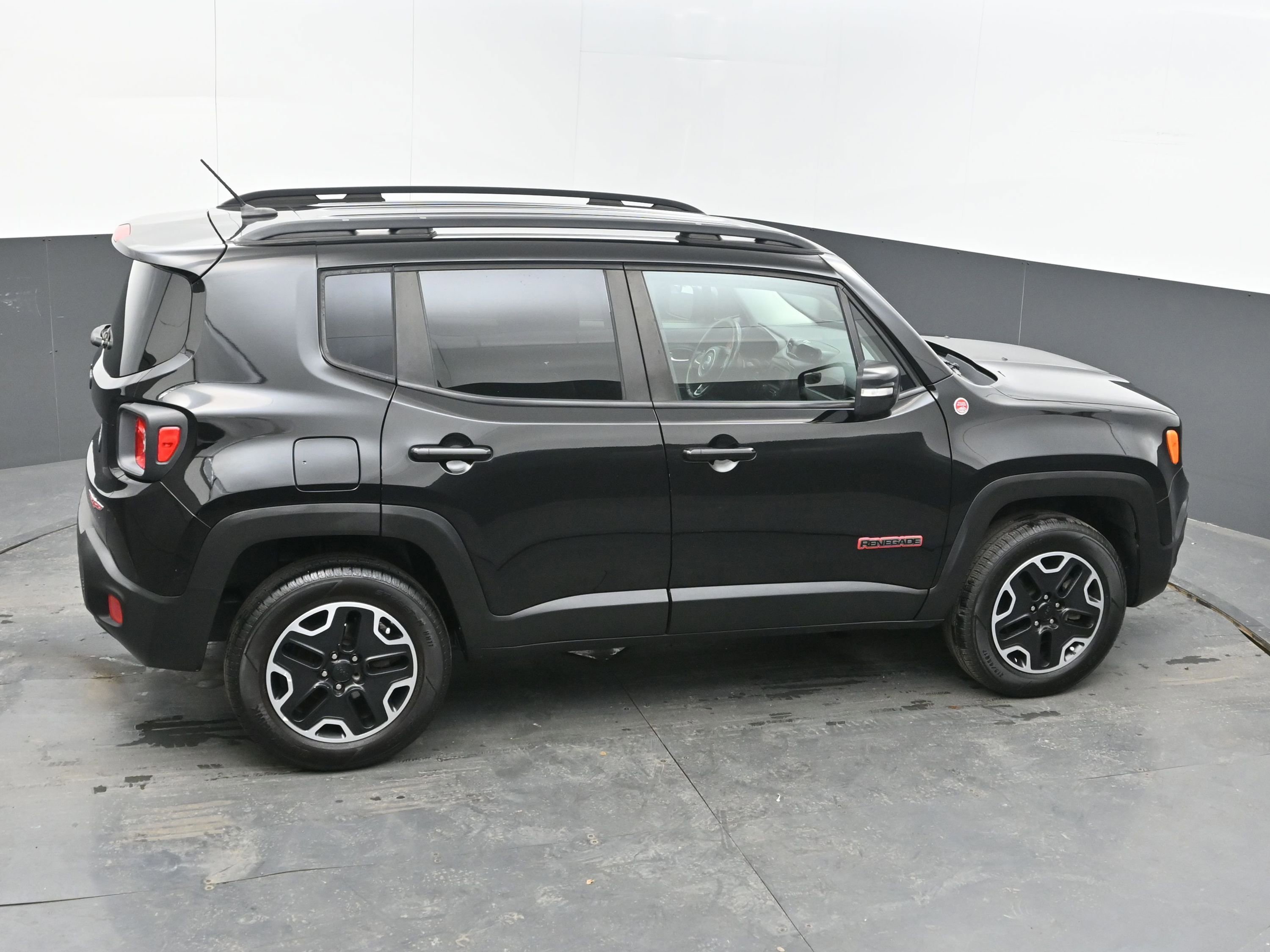 Used 2017 Jeep Renegade Trailhawk image 29