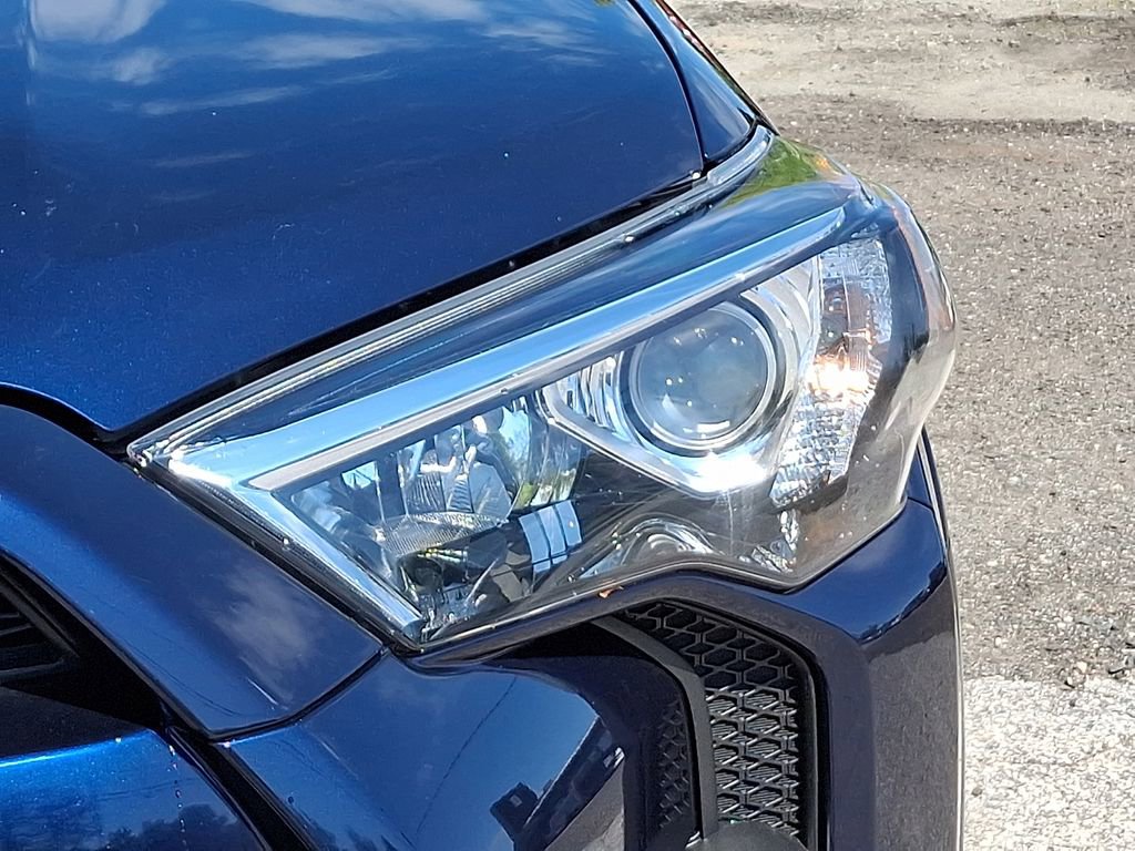 Used 2019 Toyota 4Runner SR5 Premium AWD/4WD image 9