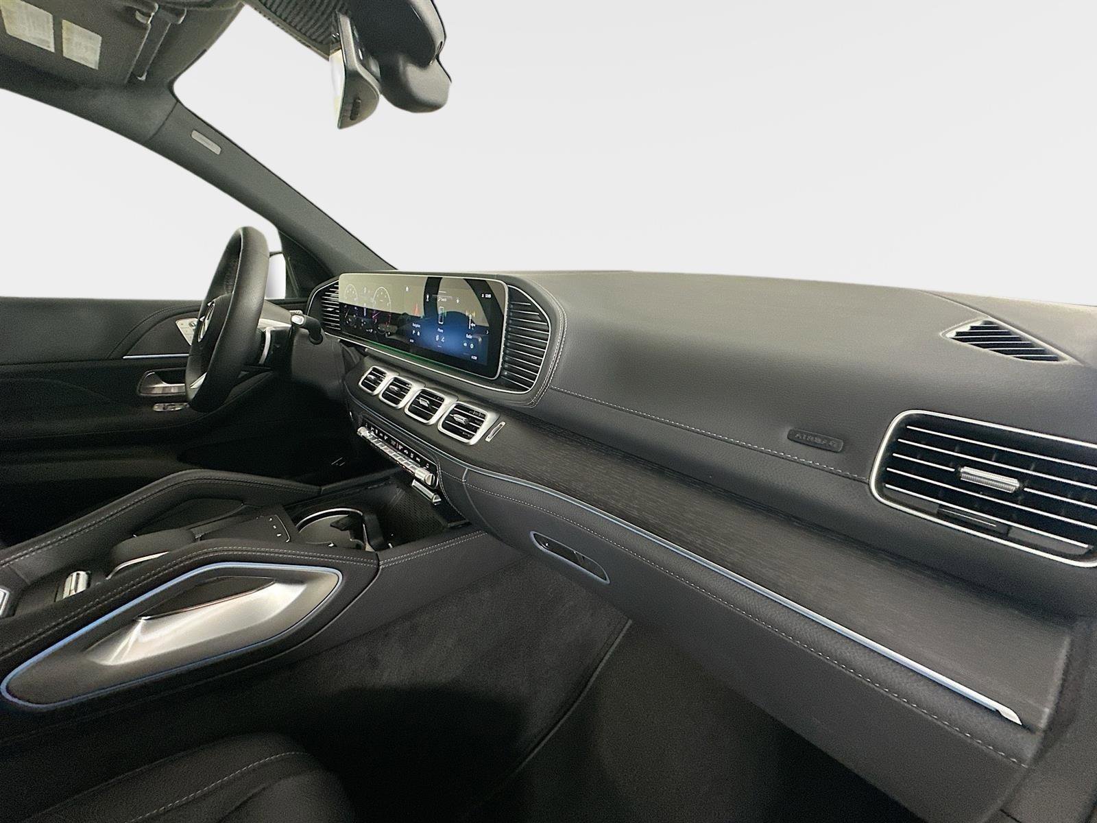 Used 2026 Mercedes-Benz GLS 580 4MATIC image 40