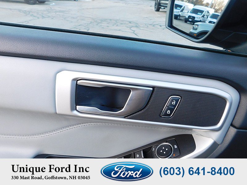 Used 2022 Ford Explorer XLT w/ Equipment Group 202A AWD/4WD image 19
