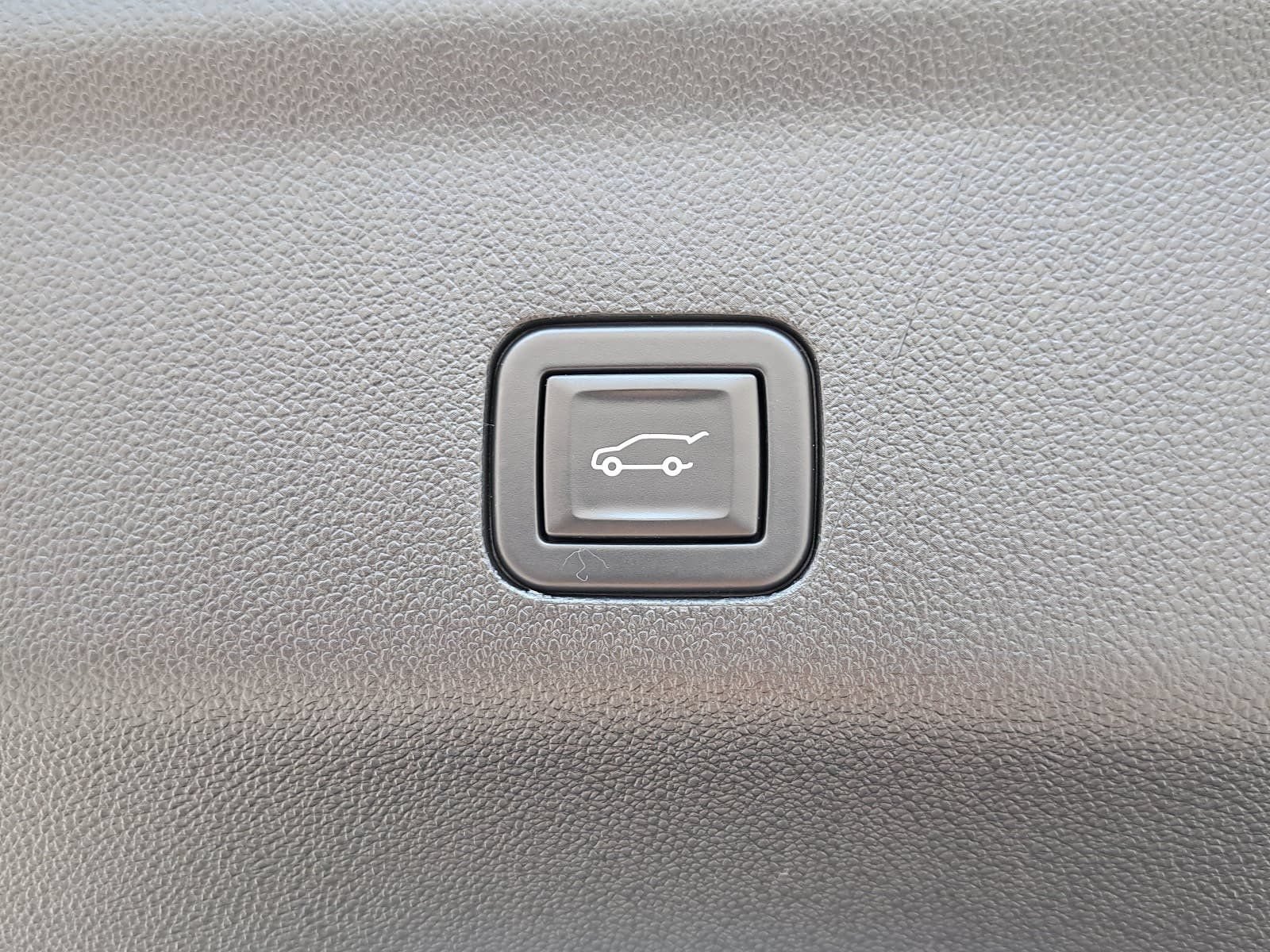 Used 2023 Cadillac Escalade ESV Sport AWD/4WD image 15