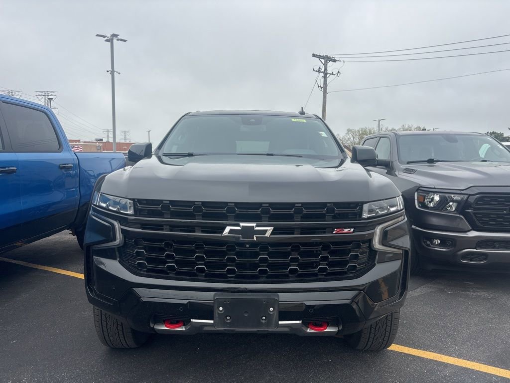 Used 2023 Chevrolet Tahoe Z71 w/ Luxury Package AWD/4WD image 2
