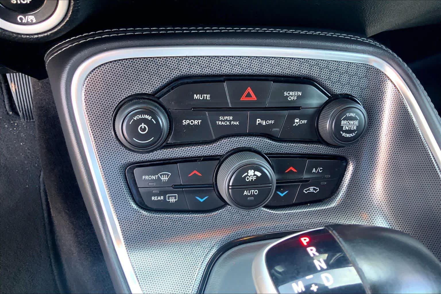 Used 2018 Dodge Challenger R/T Scat Pack w/ Leather Interior Group RWD image 35