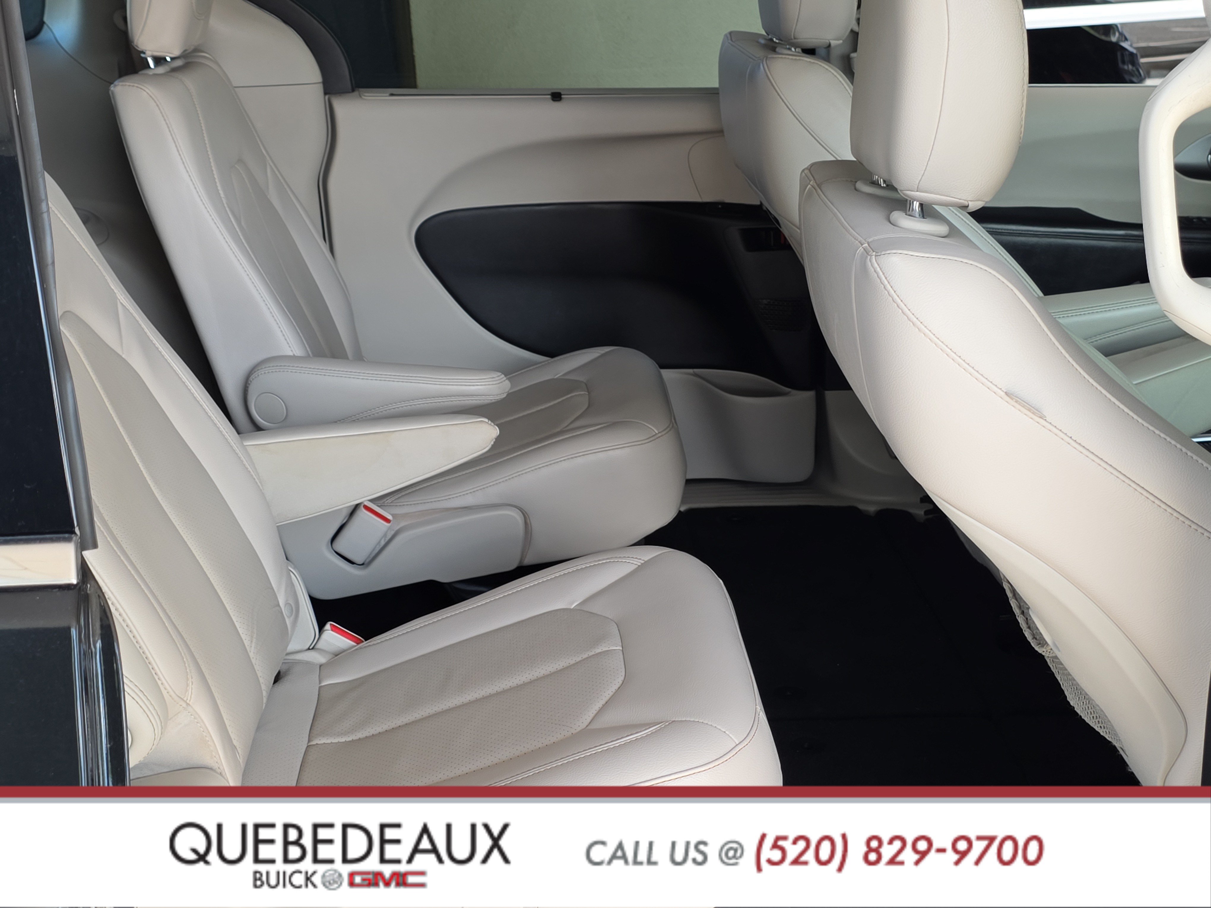 Used 2021 Chrysler Pacifica Touring-L FWD image 22