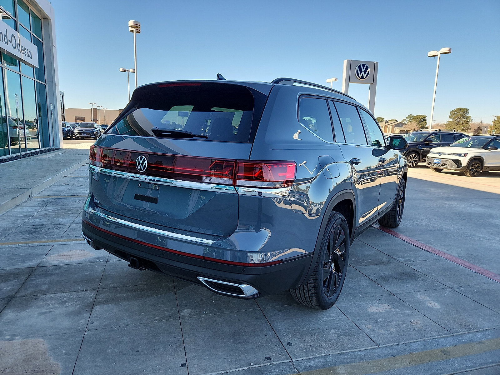 New 2026 Volkswagen Atlas SE image 7