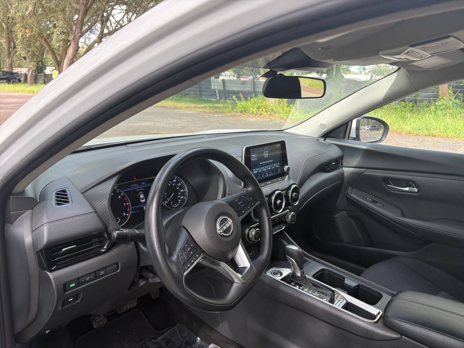 Used 2025 Nissan Sentra SV FWD image 32
