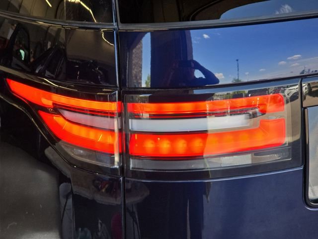 Used 2020 Land Rover Discovery Landmark AWD/4WD image 38