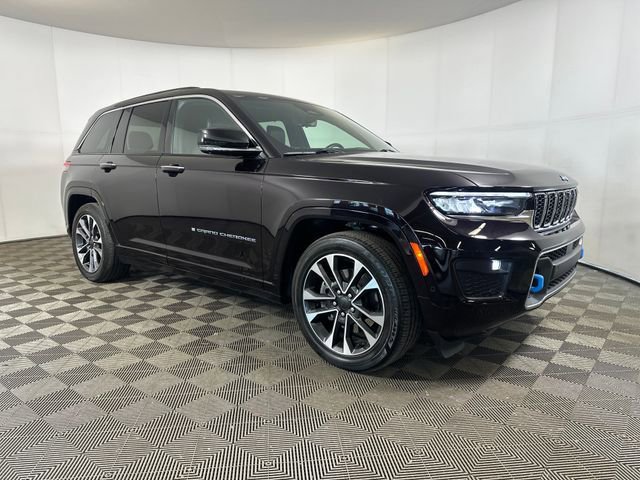 Used 2022 Jeep Grand Cherokee Overland w/ Advanced Protech Group III AWD/4WD image 2