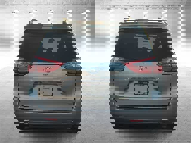 Used 2020 Toyota Sienna XLE image 7