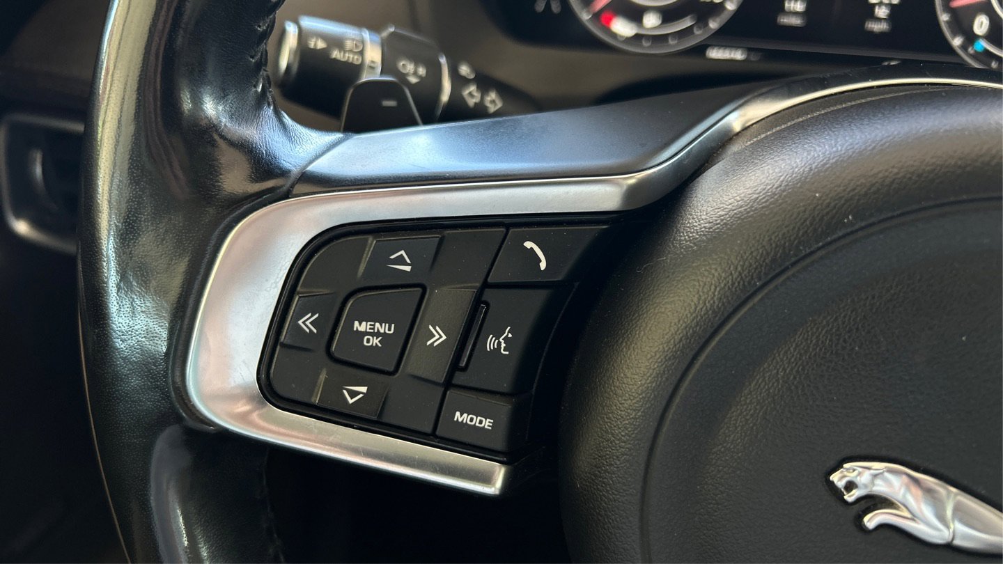 Used 2019 Jaguar F-PACE Prestige image 29