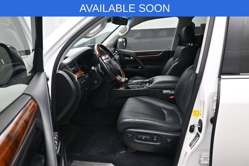 Used 2016 Lexus LX 570 4WD w/ Luxury Package image 9
