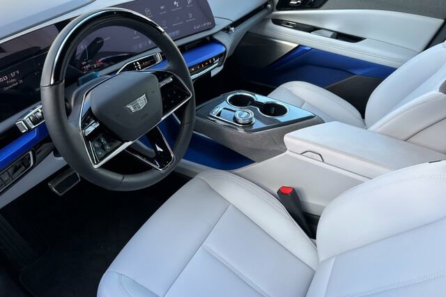 New 2026 Cadillac Optiq Luxury 1 w/ LPO, Floor Liner Package image 10