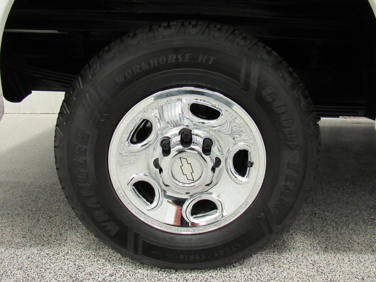 Used 2018 Chevrolet Express 3500 w/ Power Convenience Package RWD image 14