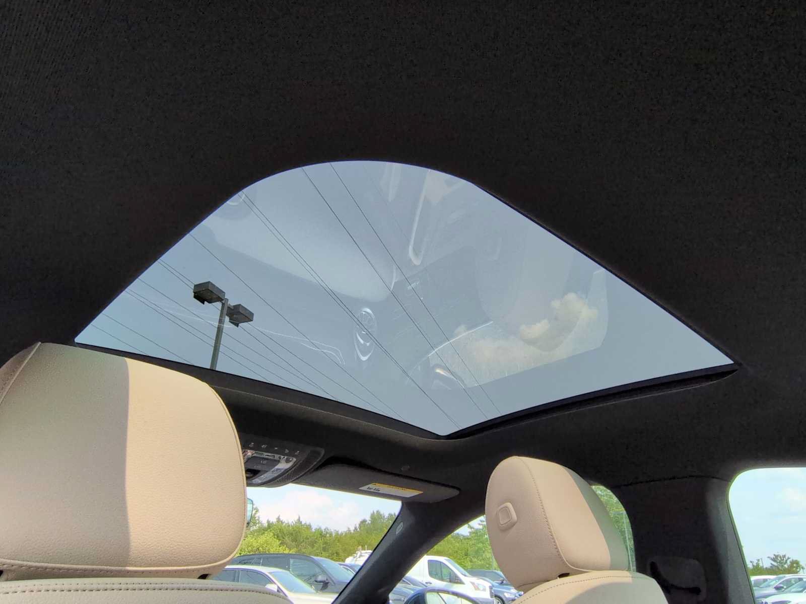 Used 2023 Mercedes-Benz CLA 250 4MATIC image 23