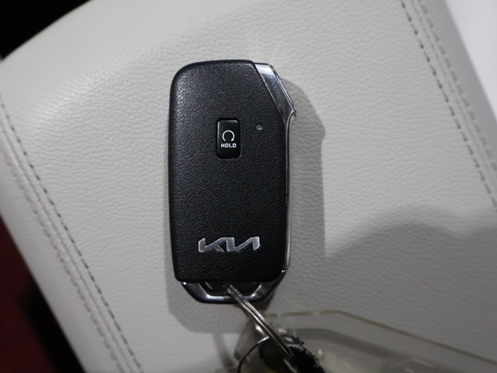 Used 2024 Kia Sportage EX AWD/4WD image 24