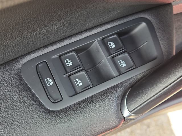 Used 2018 Volkswagen GTI SE w/ SE Leather Package image 23