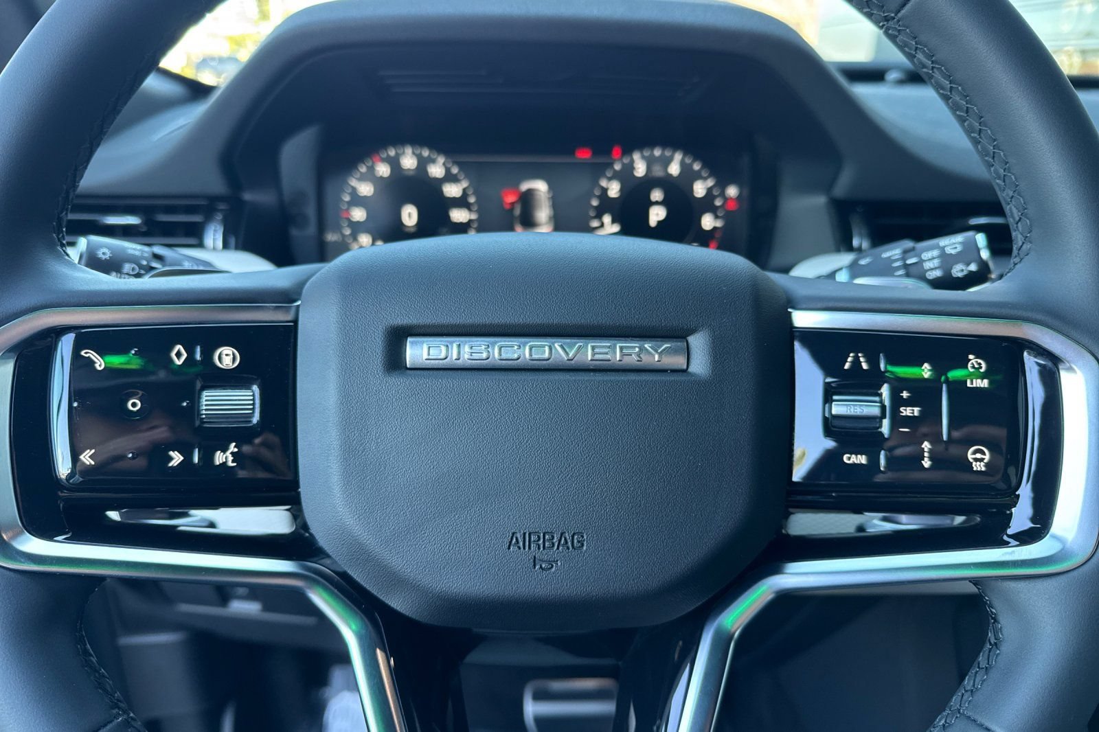 Certified 2025 Land Rover Discovery Sport Dynamic SE AWD/4WD image 27