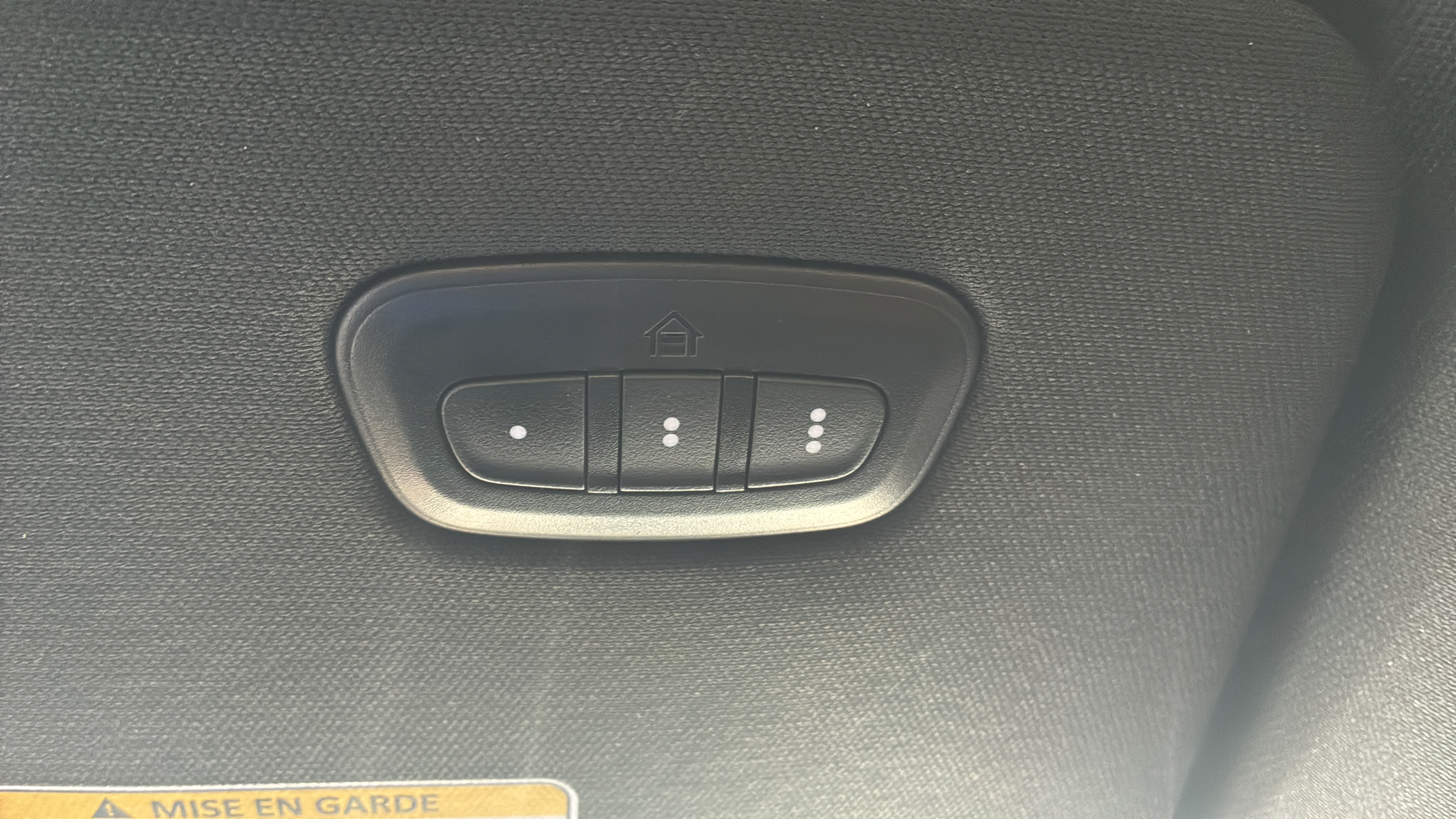 Used 2023 RAM 1500 Laramie AWD/4WD image 31