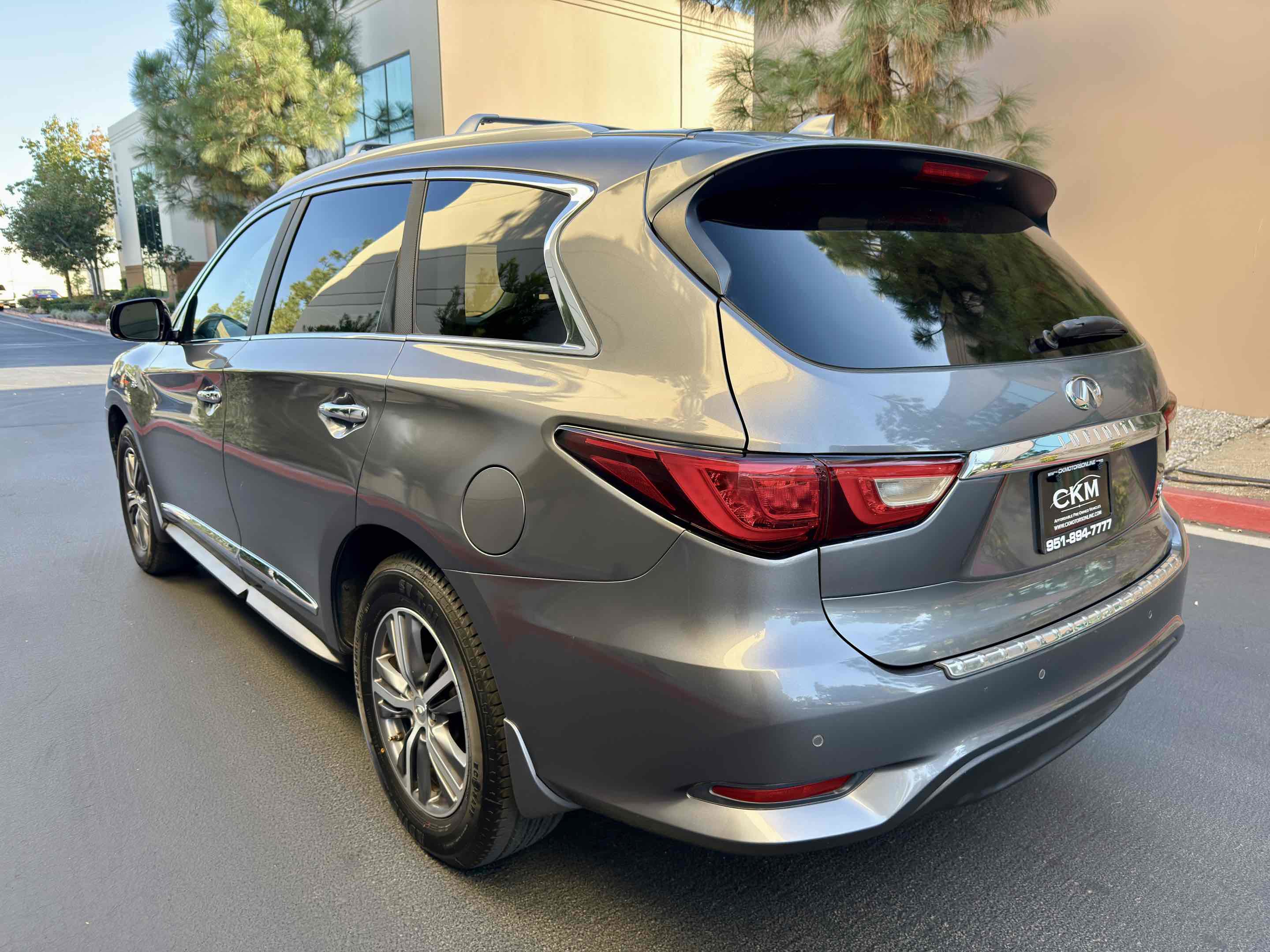 Used 2017 INFINITI QX60 FWD w/ Premium Plus Package image 10