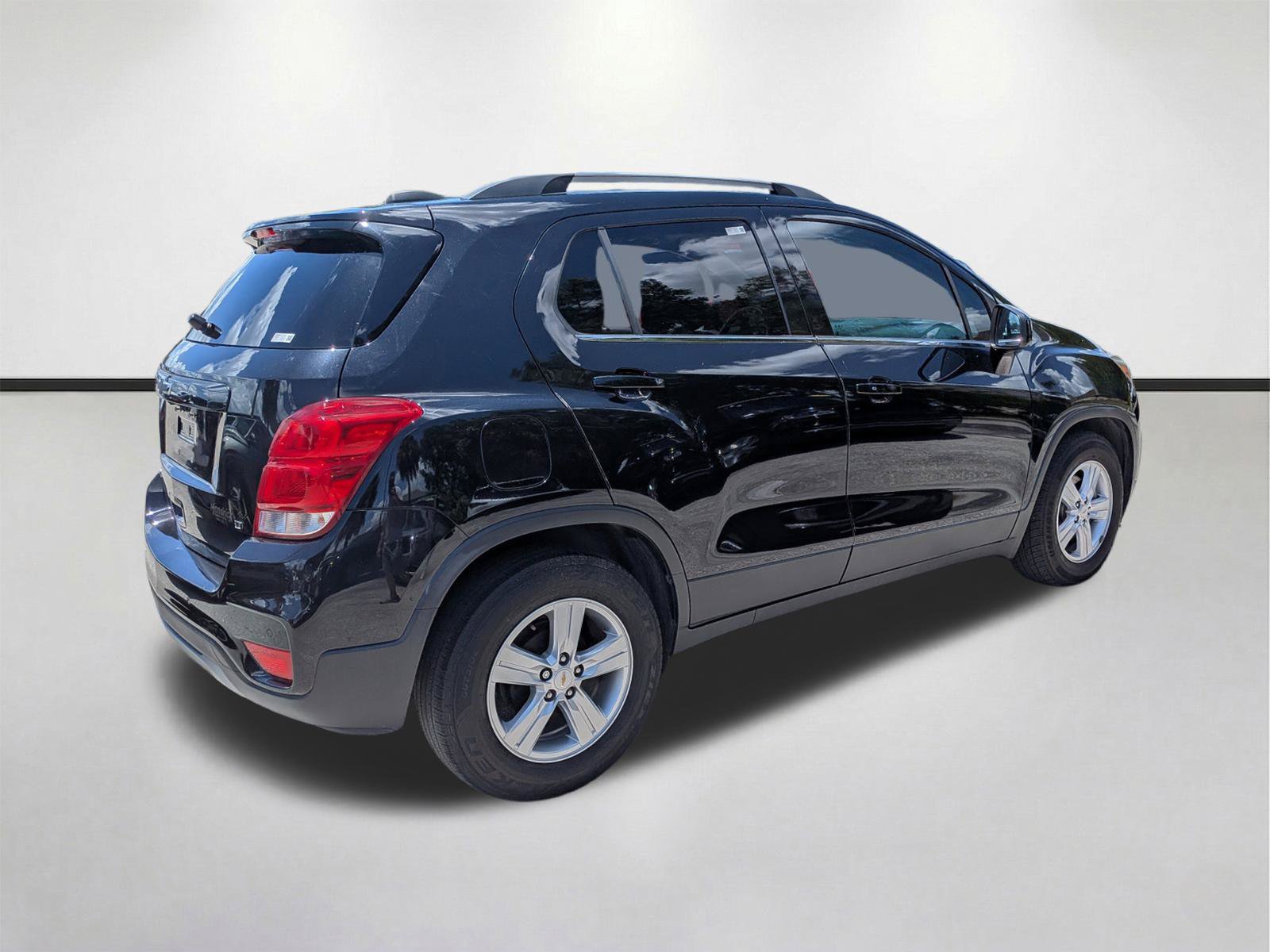 Used 2020 Chevrolet Trax LT w/ Driver Confidence Package FWD image 4