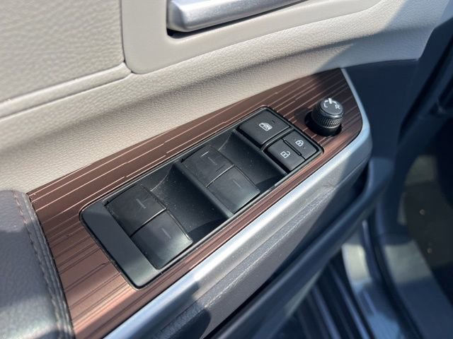 Used 2024 Toyota Sienna XLE image 30