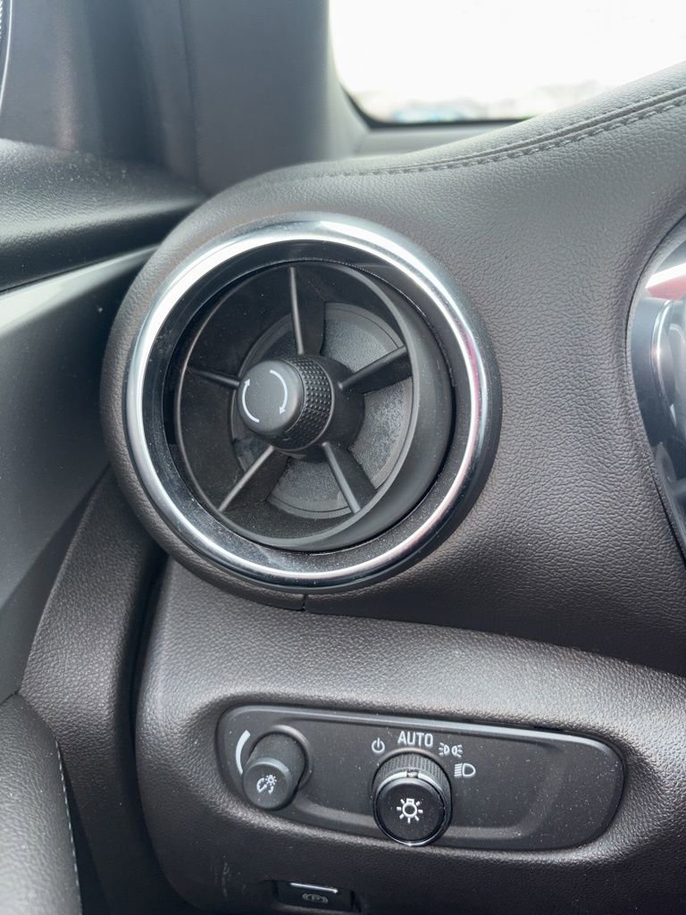 Used 2019 Chevrolet Blazer LT image 30