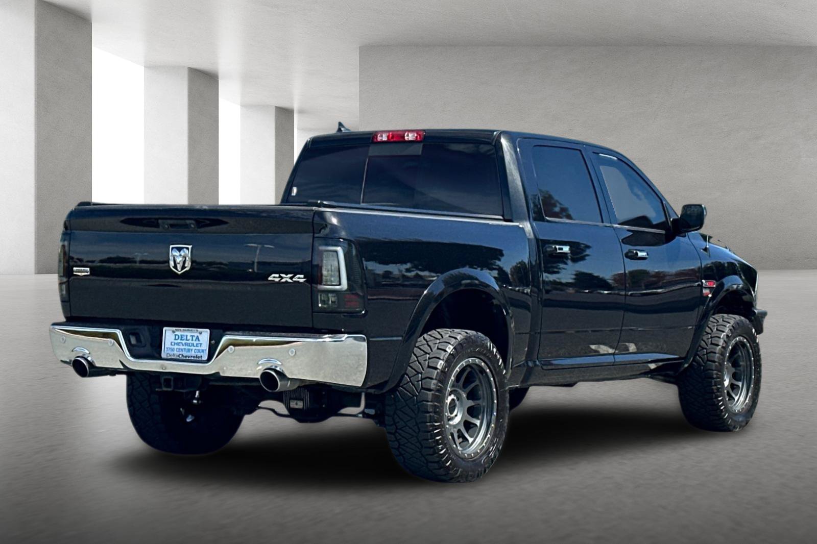 Used 2015 RAM 1500 Laramie w/ Convenience Group AWD/4WD image 4