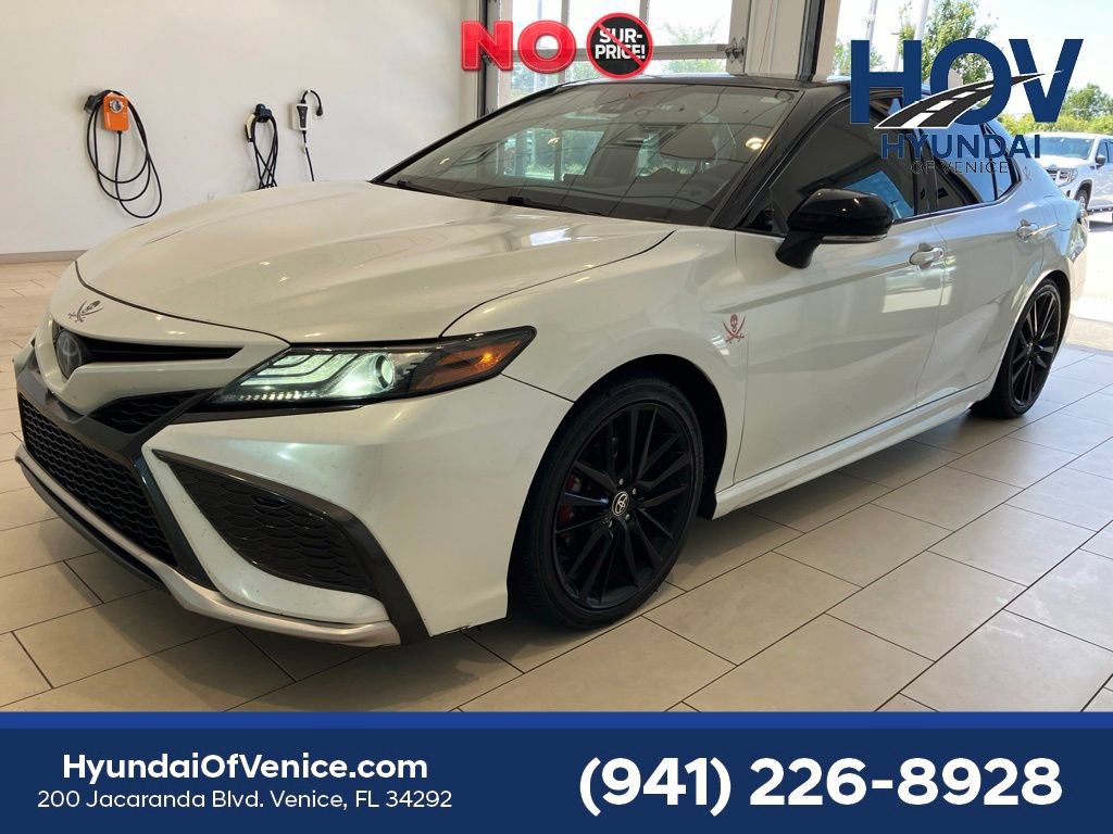 Used 2022 Toyota Camry XSE w/ Navigation Package FWD image 3