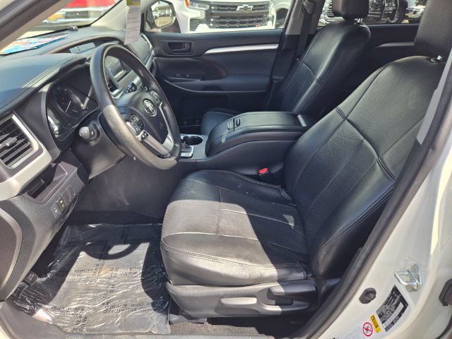 Used 2015 Toyota Highlander LE FWD image 10