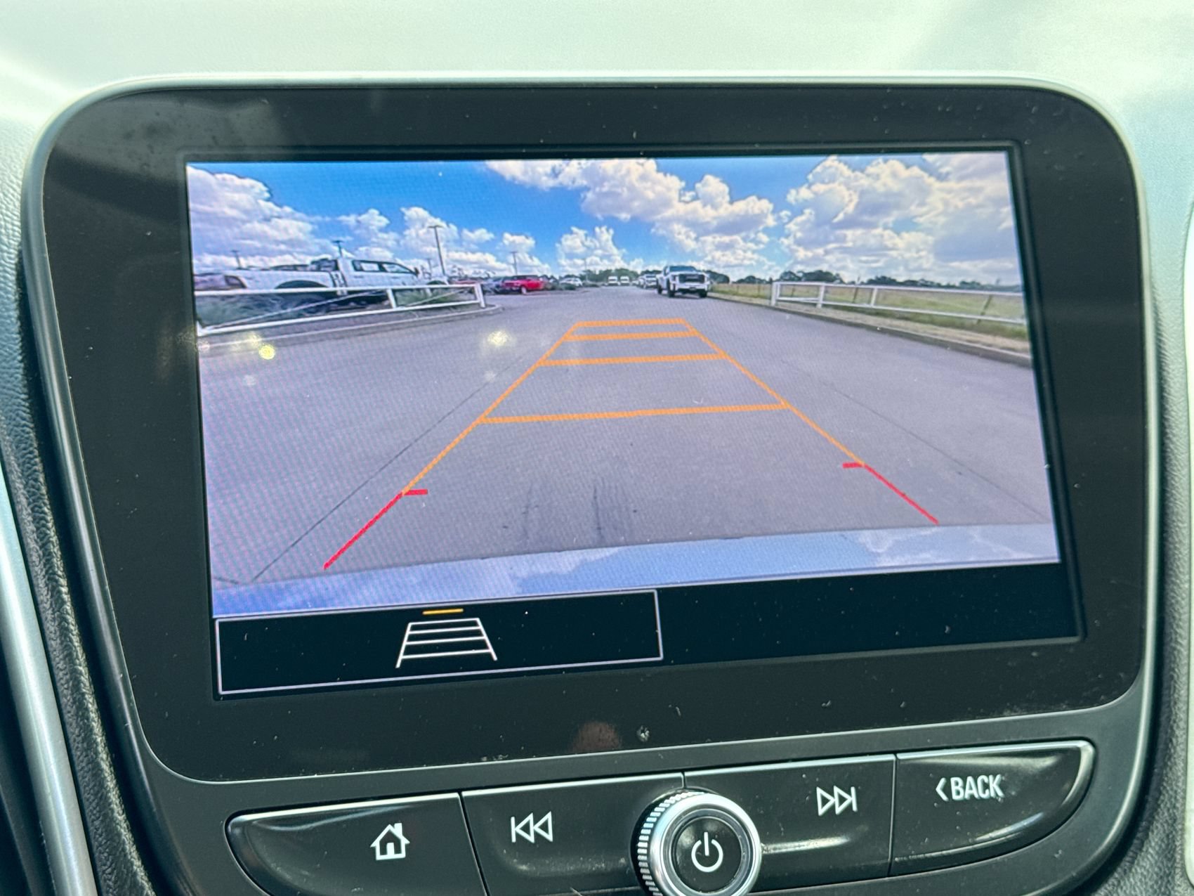 Used 2025 Chevrolet Malibu LT FWD image 16