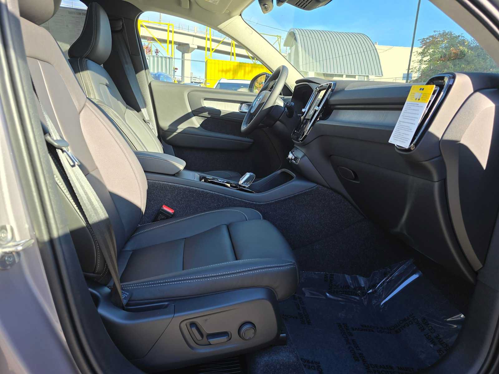 New 2026 Volvo XC40 B5 Plus w/ Protection Package Premier AWD/4WD image 18