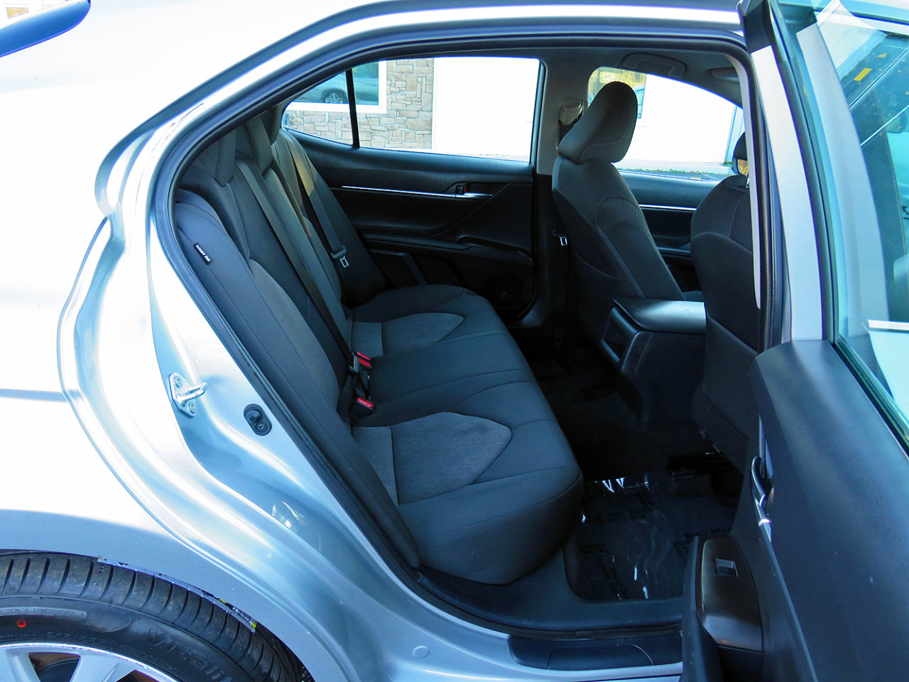 Used 2021 Toyota Camry LE image 14