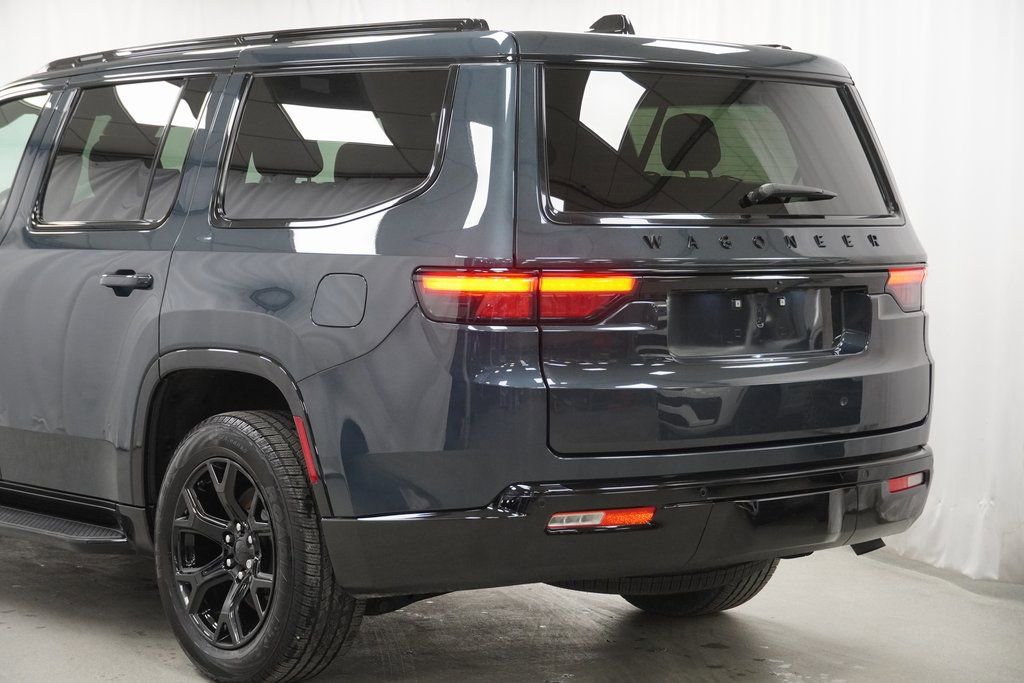 Certified 2024 Jeep Wagoneer Series II AWD/4WD image 12