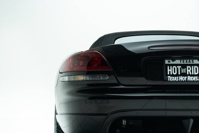 Used 2004 Dodge Viper SRT-10 RWD image 17