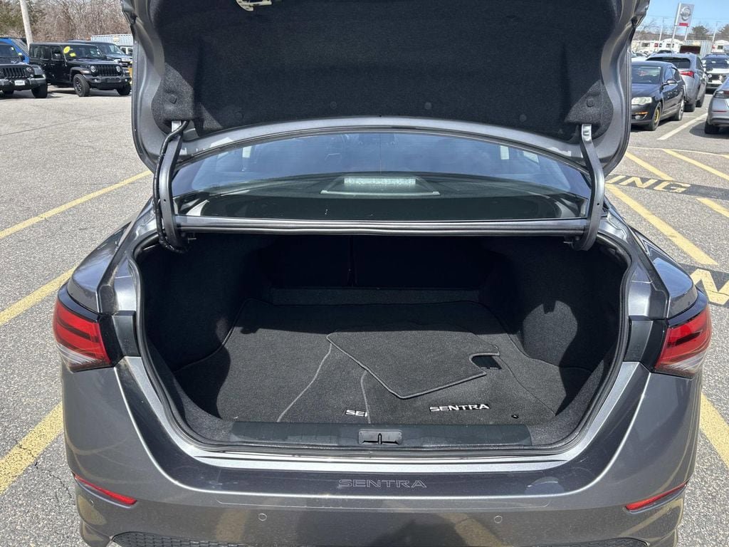 Certified 2023 Nissan Sentra SR FWD image 13