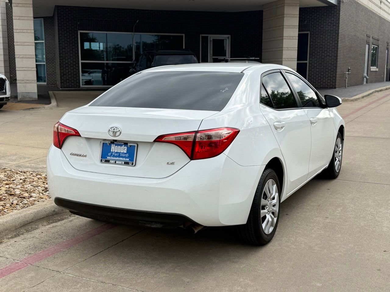 Used 2019 Toyota Corolla LE w/ Carpet Mat Package (TMS) image 5