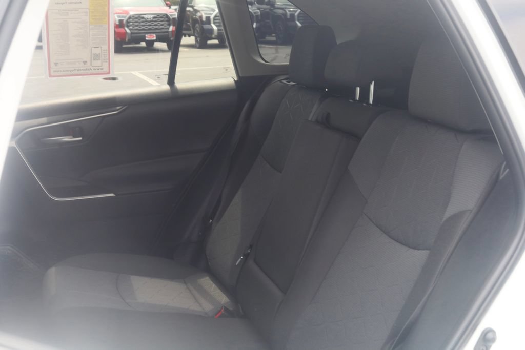Used 2025 Toyota RAV4 XLE AWD/4WD image 26