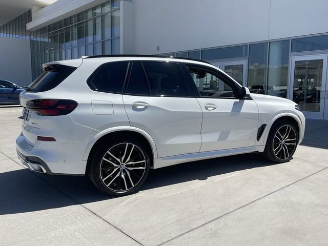 New 2026 BMW X5 xDrive40i w/ M Sport Package AWD/4WD image 6
