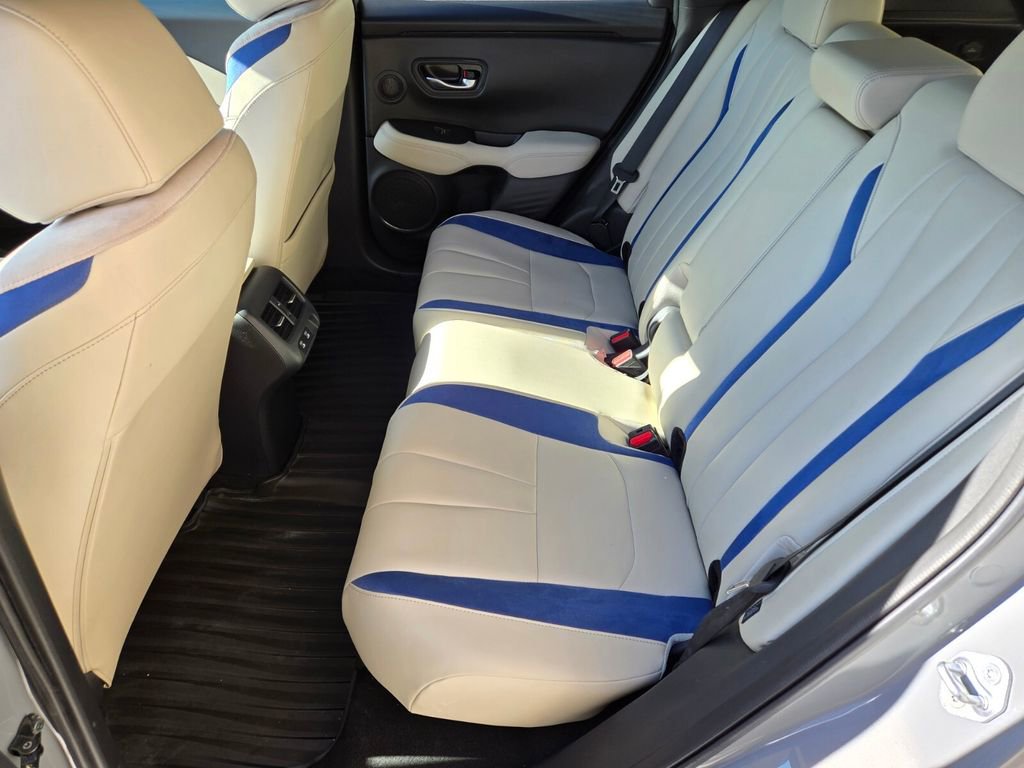 Used 2025 Acura ADX A-Spec image 8