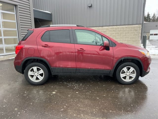 Used 2022 Chevrolet Trax LT w/ LT Convenience Package image 4