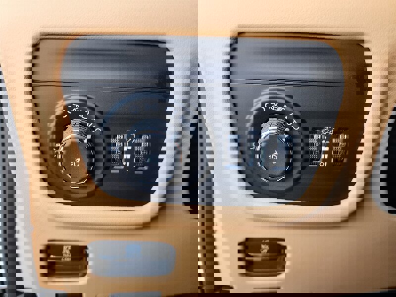 Used 2023 Jeep Grand Cherokee L Summit AWD/4WD image 30