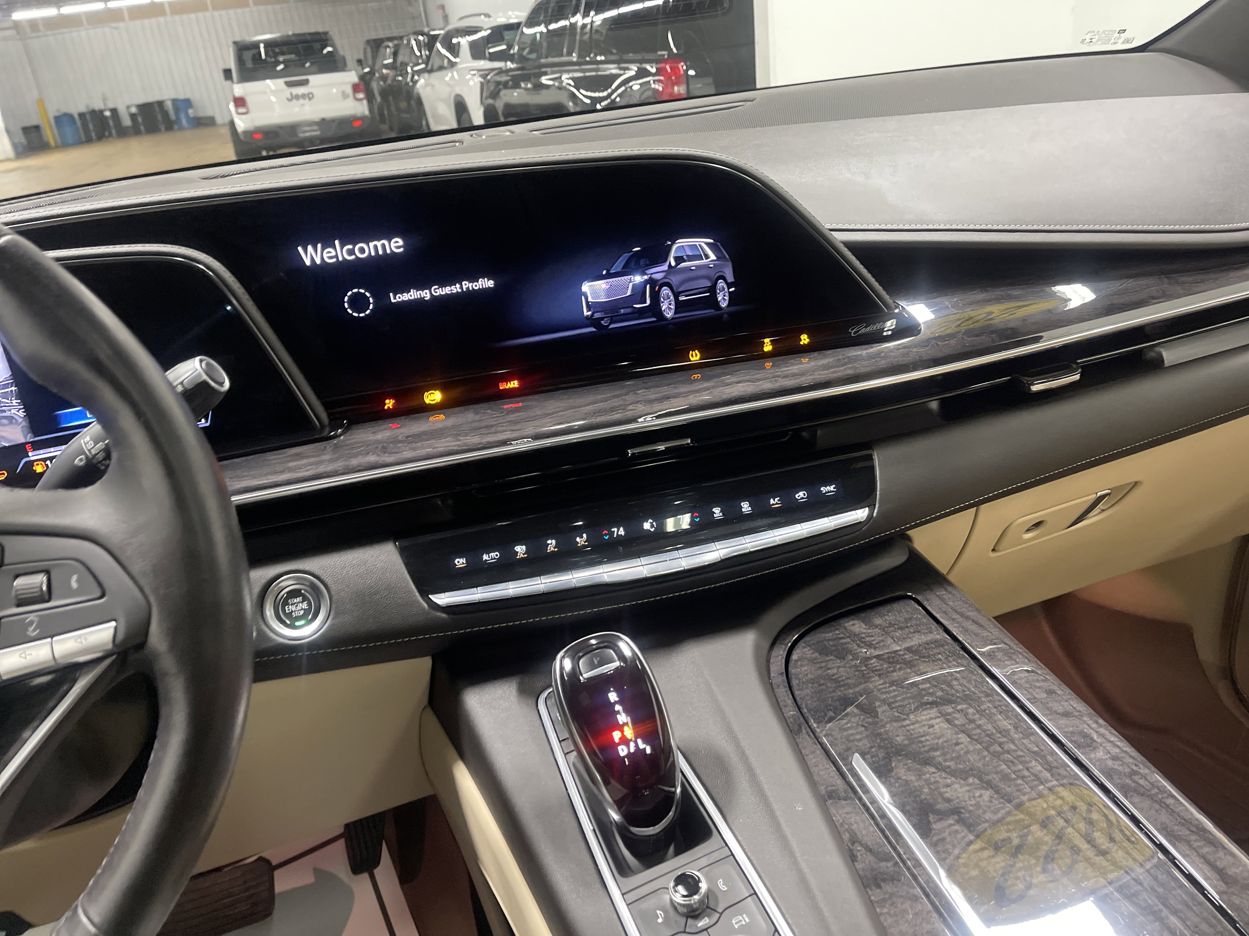 Used 2022 Cadillac Escalade Premium Luxury w/ Performance Package AWD/4WD image 29